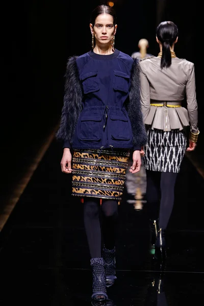 Look 37